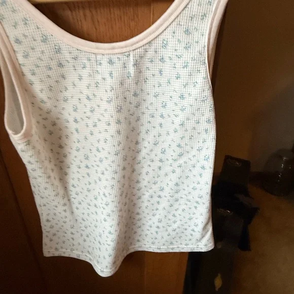 Things Between Cream and Blue Floral Ava tank top - Picture 4 of 4